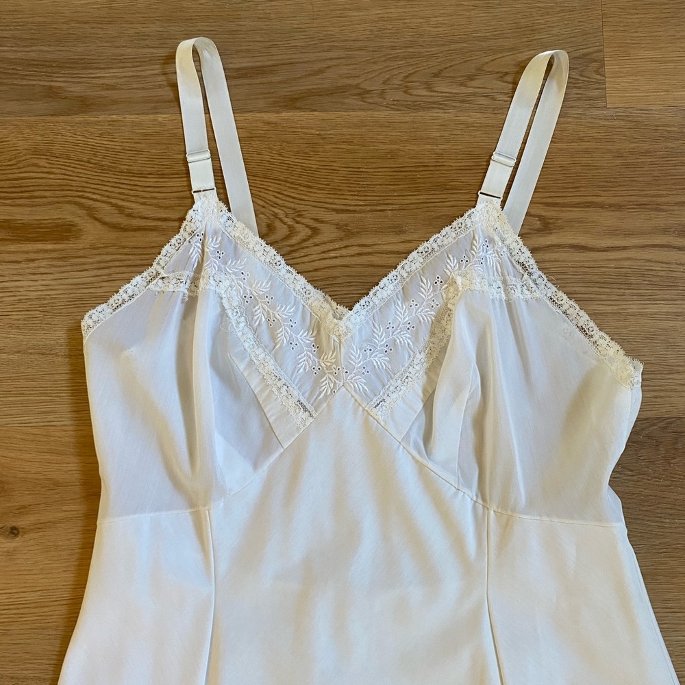 DARLING Vintage 1940s White Slip Dress